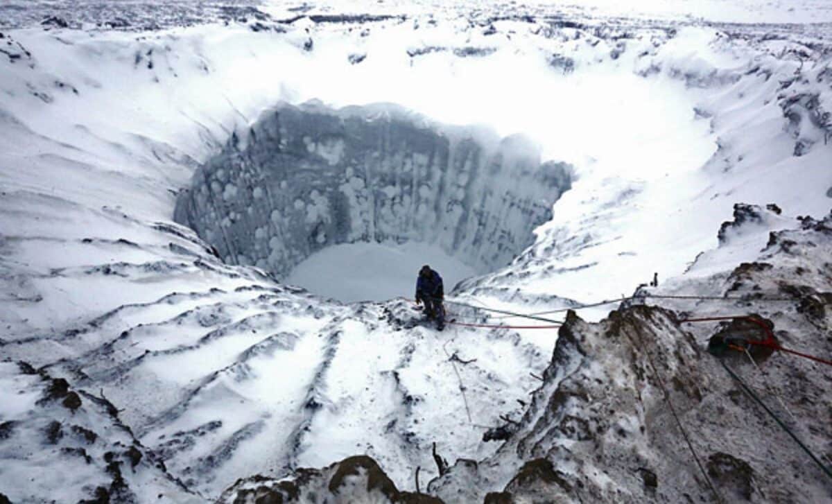  Scientists Enter Mysterious Siberian Hole and Discover What Was Hiding Inside