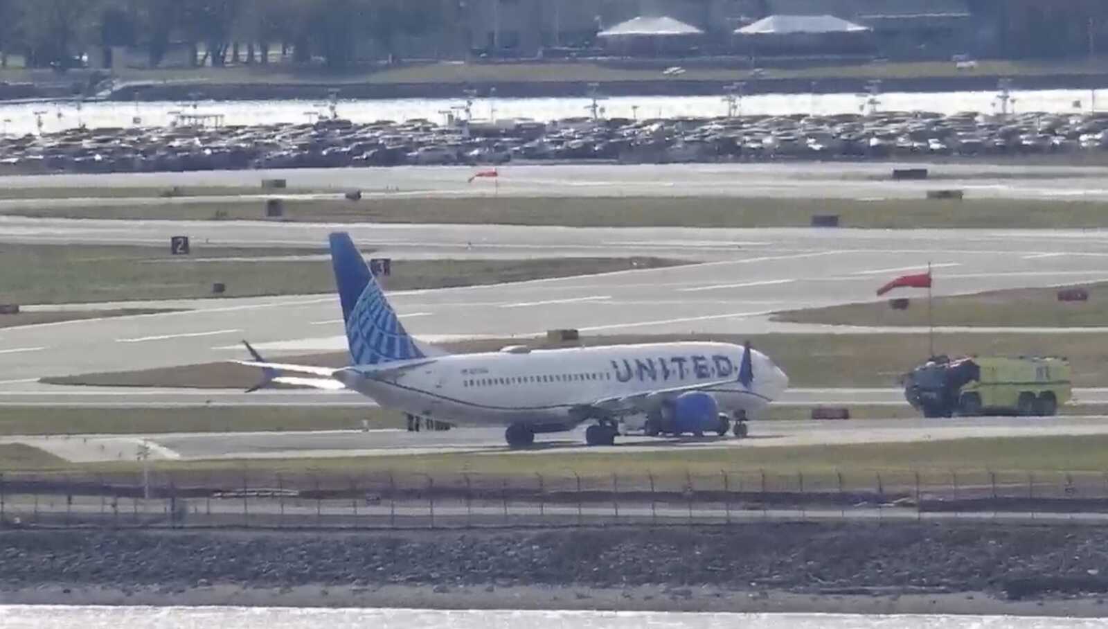  DEVELOPING: Reagan National grounds flights after reported threat to arriving airliner