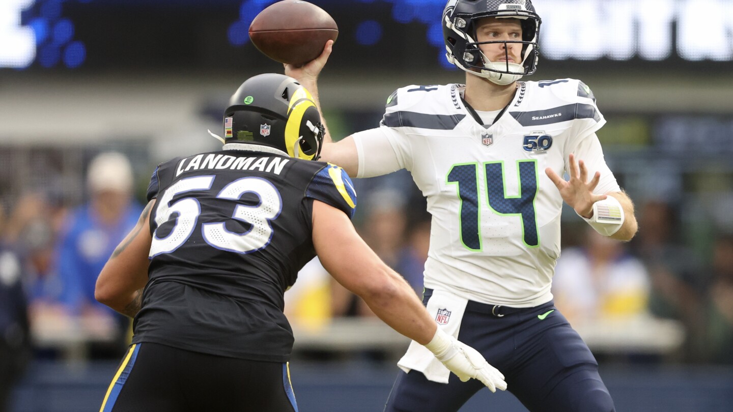  Seahawks LB Ernest Jones IV defends QB Sam Darnold after four-pick game