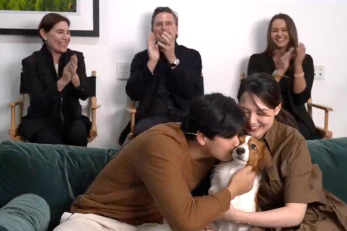  Shohei Ohtani has awkward moment with wife and dog while accepting MVP award