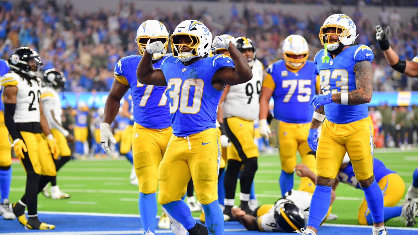  Sunday Night Football: Chargers improve to 7-3 with 25-10 victory over Steelers