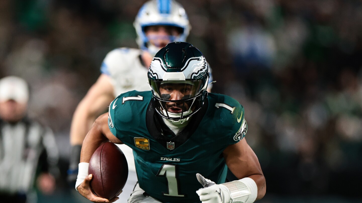  Sunday Night Football: Jalen Hurts scores on tush push, Eagles lead Lions 13-6 at halftime