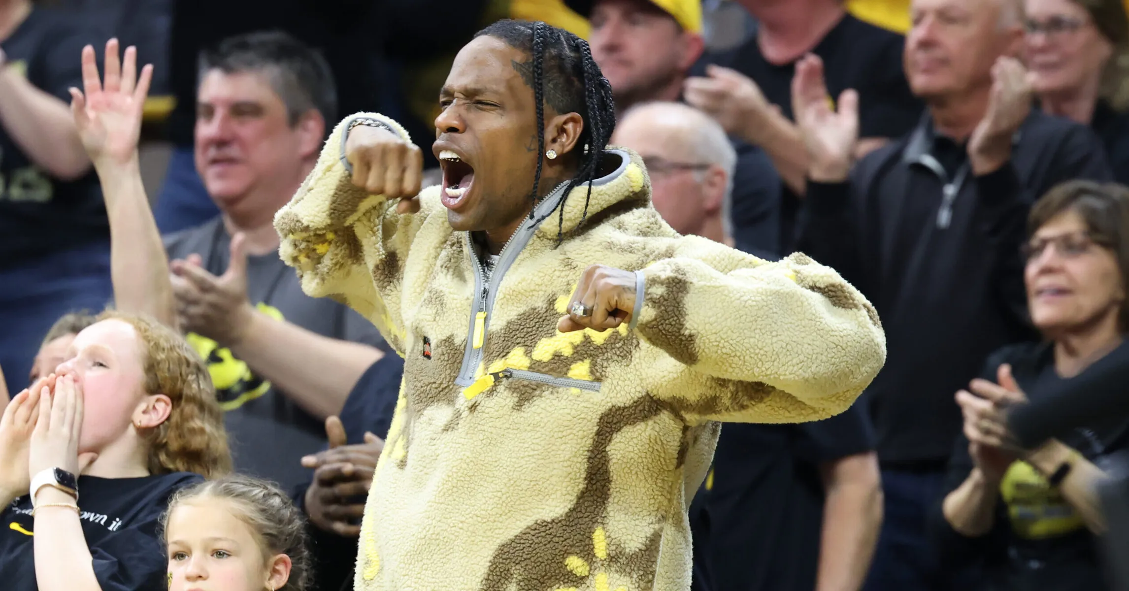  Travis Scott Disses Pusha T During Kanye West-Assisted Japan Show