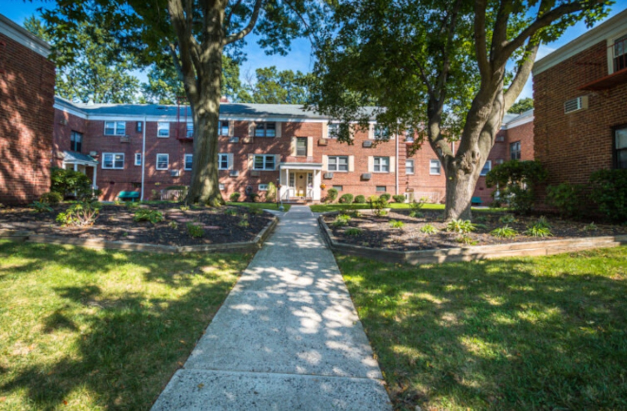  Garwiid 36-unit apartment complex sells for $6.6M