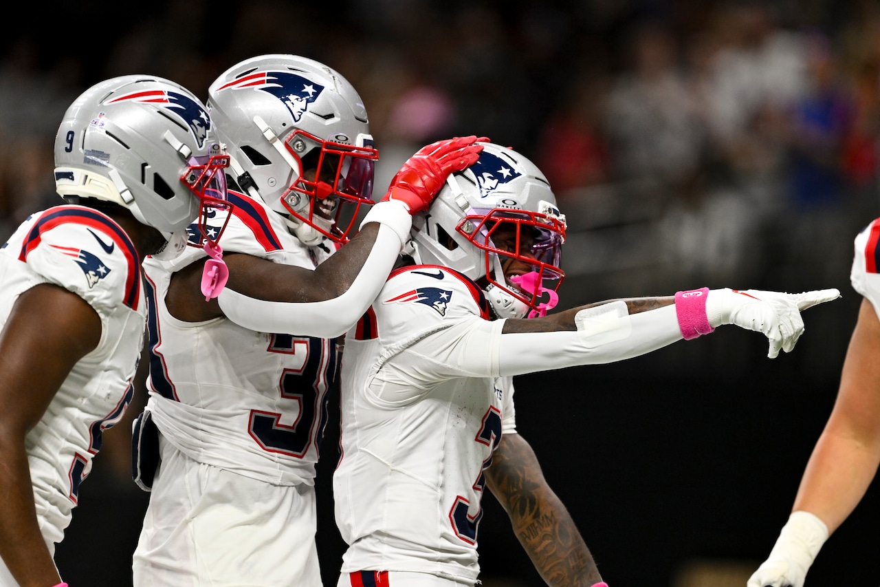  Mike Vrabel singles out two Patriots players in locker room speech after beating Bengals