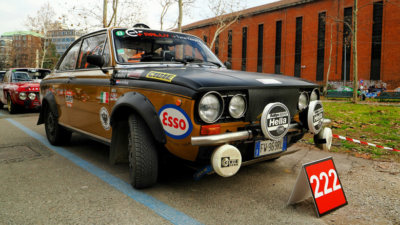 A 1976 DAF 66 Marathon at the start of the 2024 Monte Carlo Historic Rally.