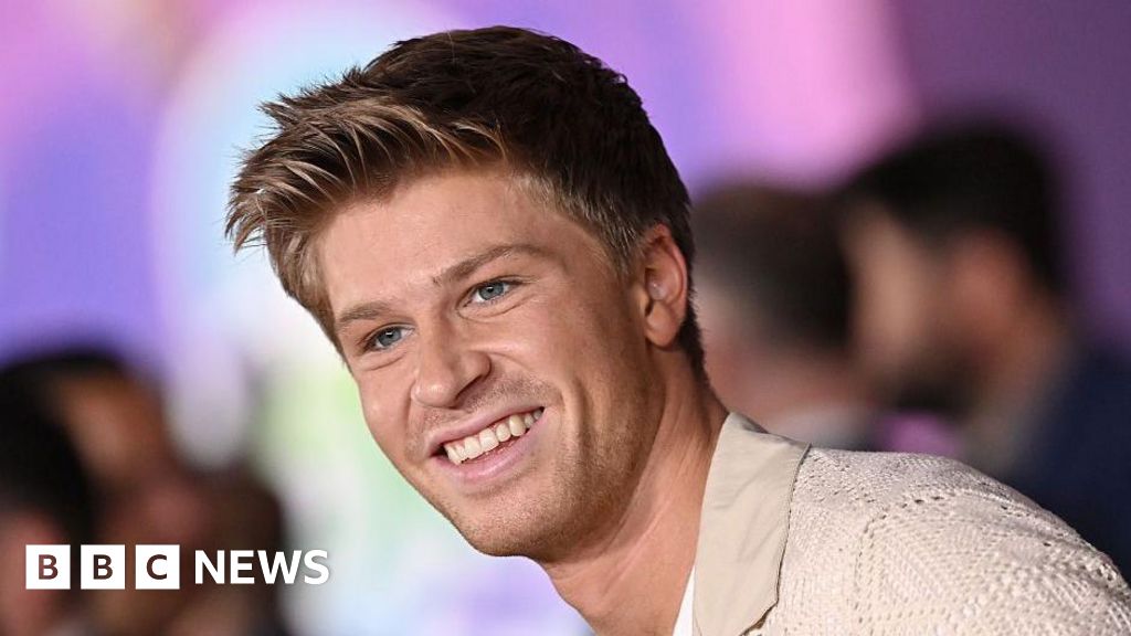  Robert Irwin wins Dancing with the Stars, a decade after sister’s victory