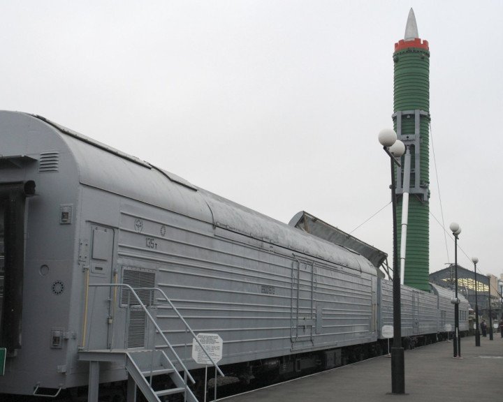 RT-23UTTH “Molodets” railway-based intercontinental ballistic missile (ICBM) launches from a concealed rail platform. (Photo: Open source)
