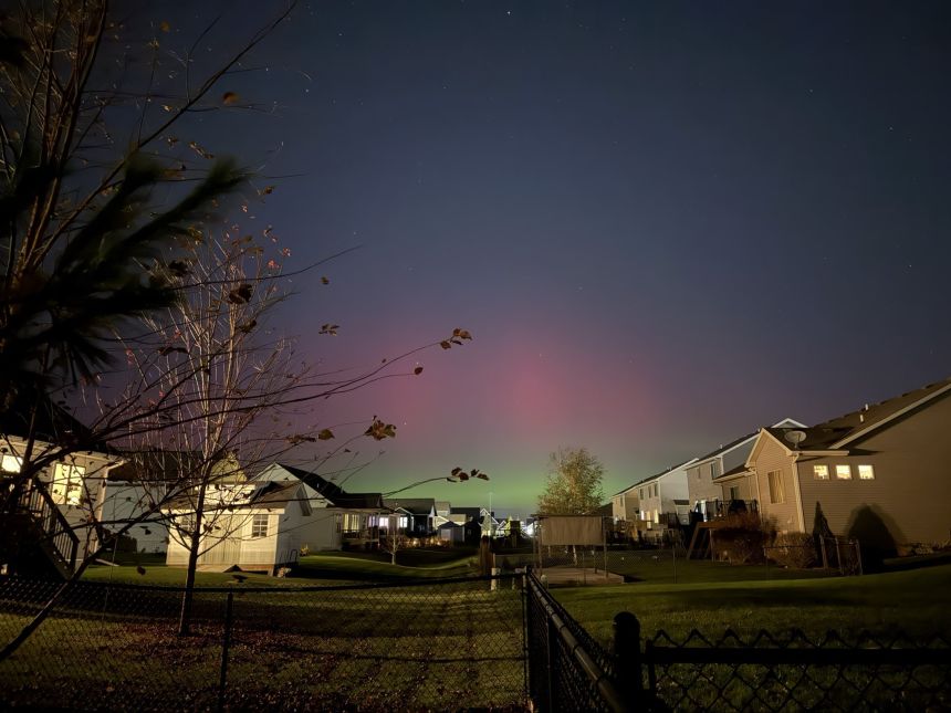 An aurora seen in Ankeny, Iowa, on Tuesday night.