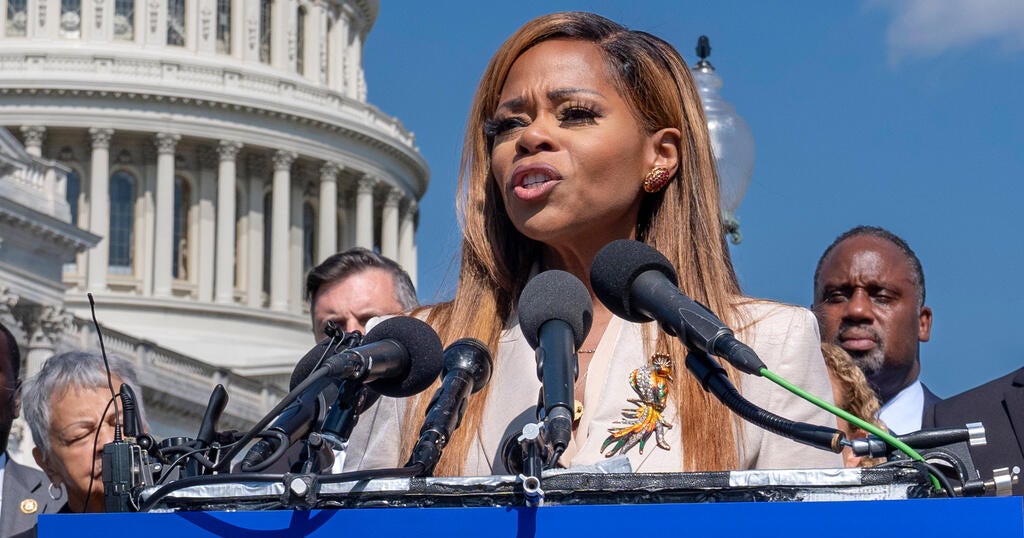  Rep. Sheila Cherfilus-McCormick of Florida charged with stealing FEMA money, using it for her campaign, DOJ says