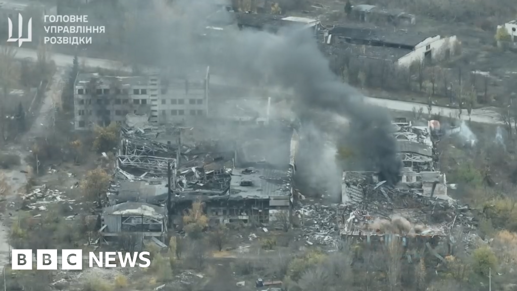  Zelensky visits troops near embattled front line town of Pokrovsk