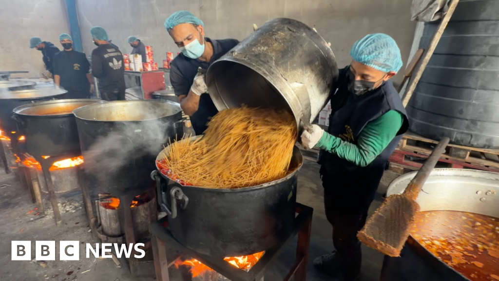  Gaza food kitchens still missing essential products despite ceasefire
