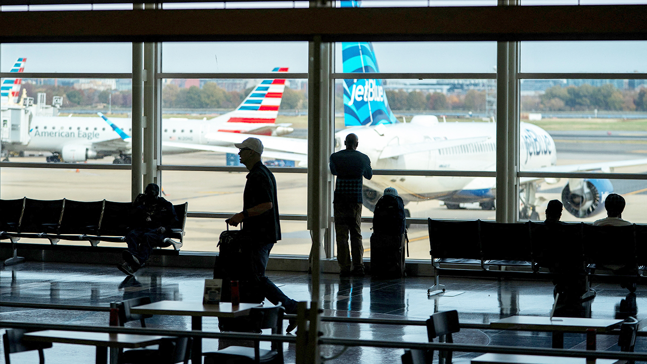  FAA reductions in air traffic enter second day as US flights delayed and canceled