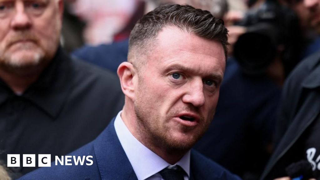  Tommy Robinson not guilty of terror offence after not giving police access to phone