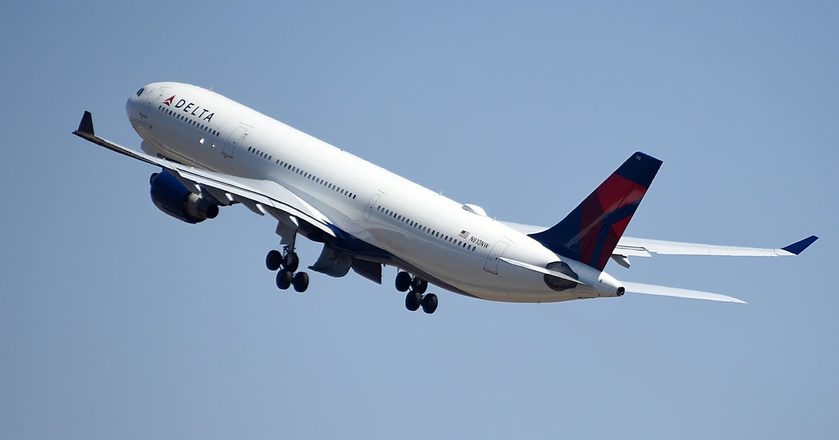  Delta pilot says “that was close” after go-around at Boston’s Logan Airport; FAA investigating