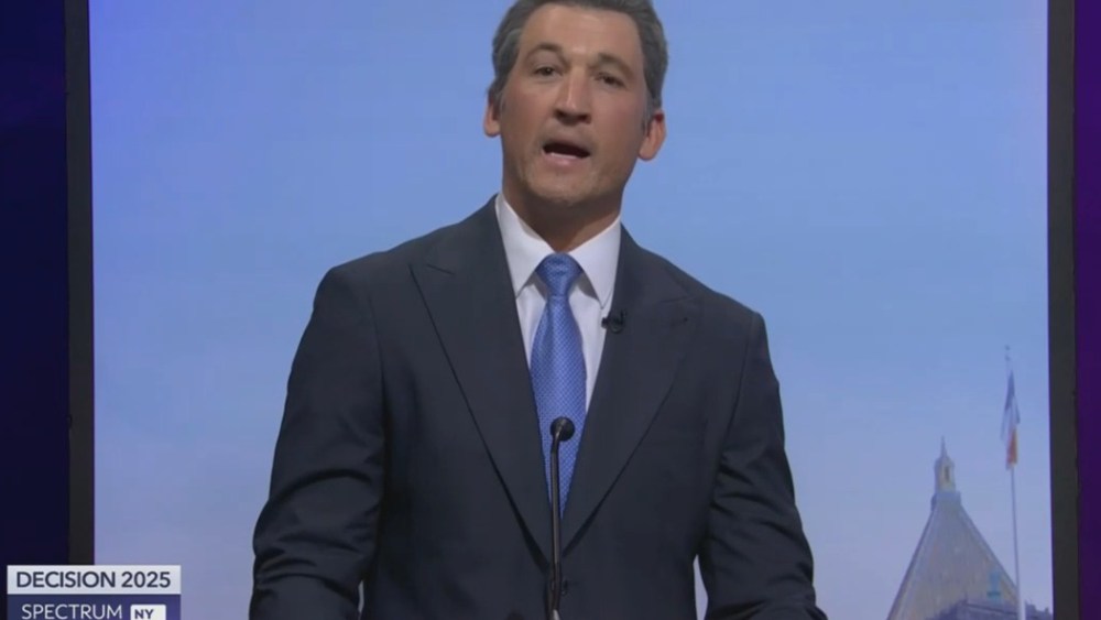  ‘SNL’ Mocks NYC Mayoral Debate With Miles Teller as Andrew Cuomo