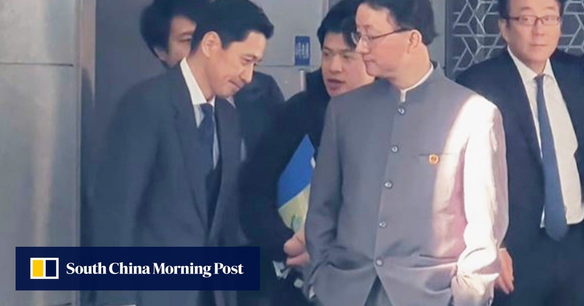  Tokyo complains over video of diplomat appearing to bow to Chinese official