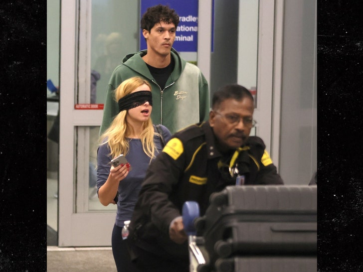 addison rae airport blindfold backgrid 3