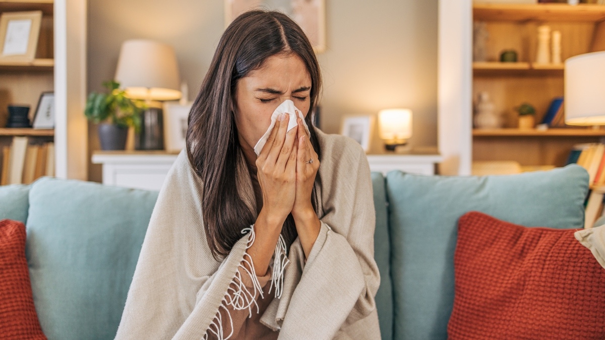  Flu Symptoms To Watch for and How They Differ From a Cold