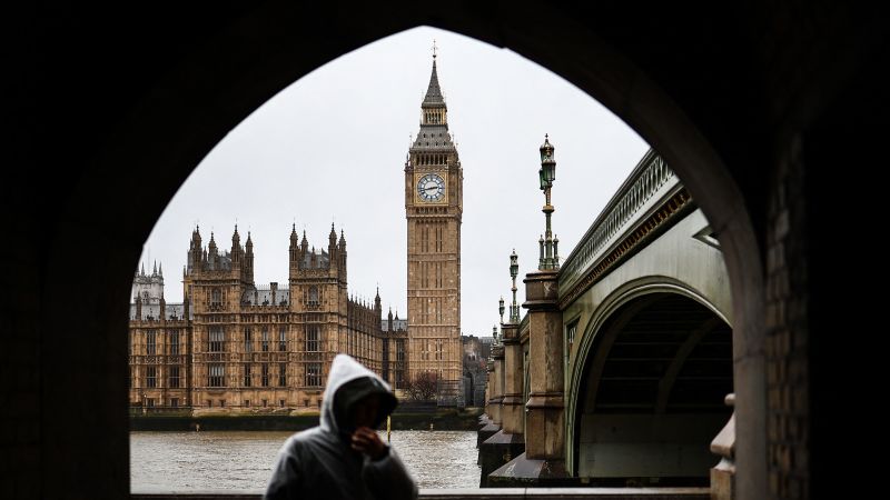  Chinese spies using LinkedIn to target British lawmakers, MI5 warns