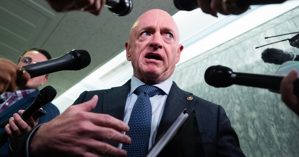  Judge skeptical of Pentagon’s efforts to punish Democratic Sen. Mark Kelly over “illegal orders” video