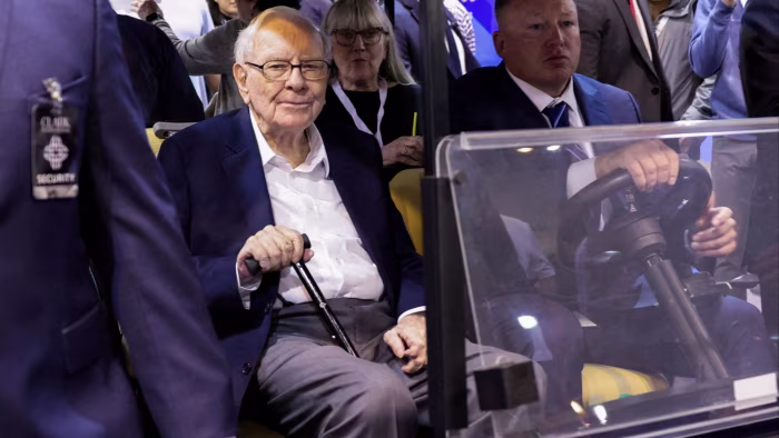  Berkshire Hathaway reveals $4.3bn stake in Alphabet as it trims Apple holdings