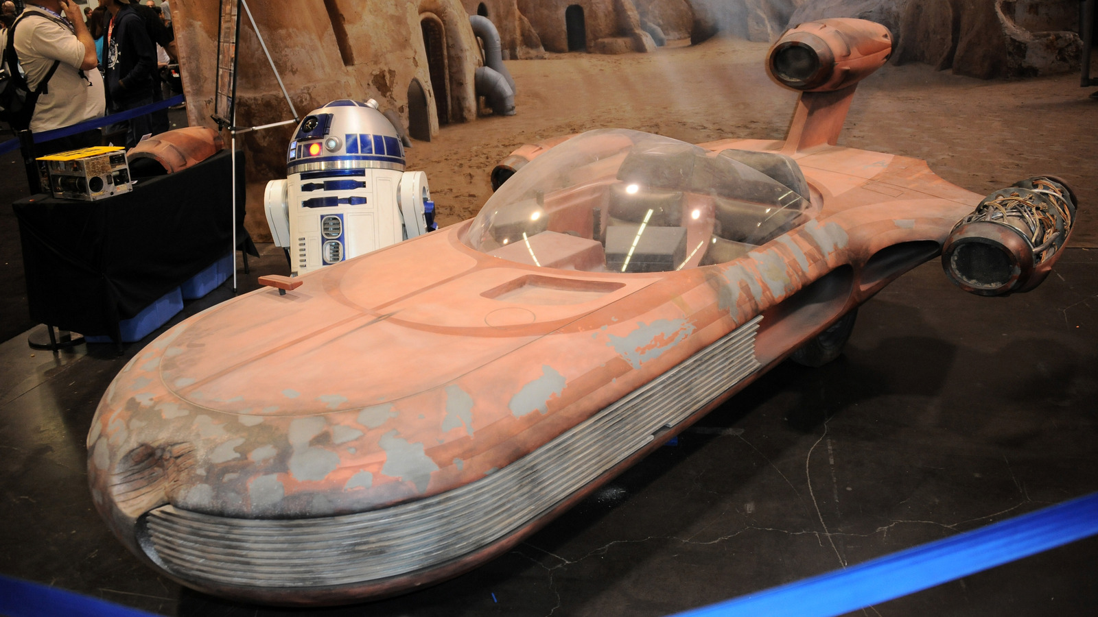  Luke Skywalker’s Landspeeder Was Built On The Chassis Of An Obscure British Three-Wheeled Car