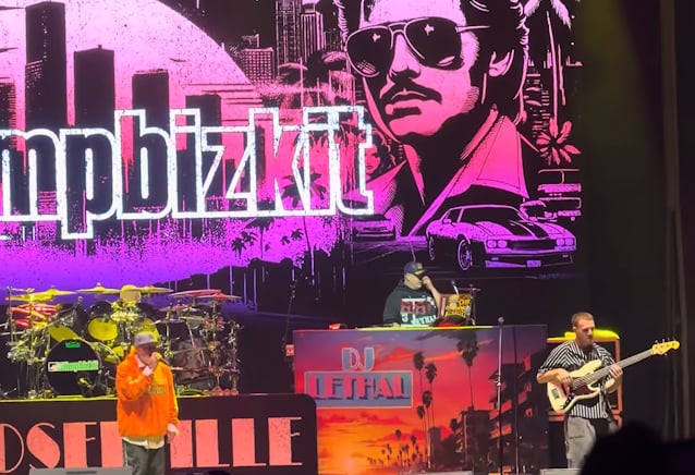  Watch: LIMP BIZKIT Plays First Concert Following Bassist SAM RIVERS’s Death