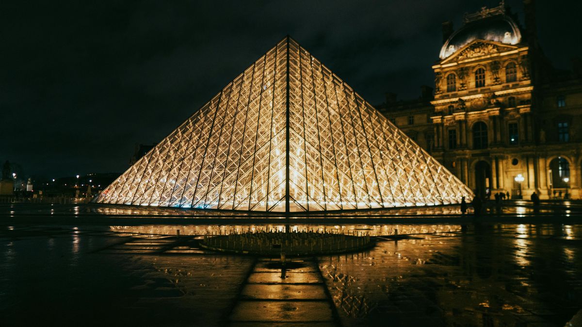  Louvre’s security password was ‘Louvre’?