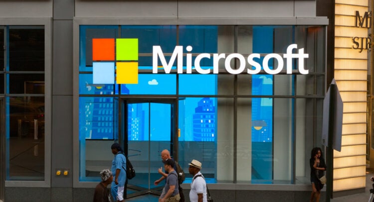  Existential Threat: Microsoft Stock (NASDAQ:MSFT) Slips as Analysts Sound Alarm on Steam Machine