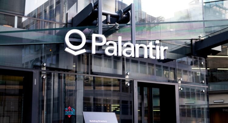  Top Analyst Calls Palantir (PLTR) ‘The Best Story in Software,’ Lifts Price Target to $215