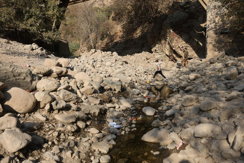 Kan Creek in Tehran (Photo: Majid Asgaripour/WANA (West Asia News Agency) via REUTERS) נהר קאן ב טהרן איראן משבר מים בצורת