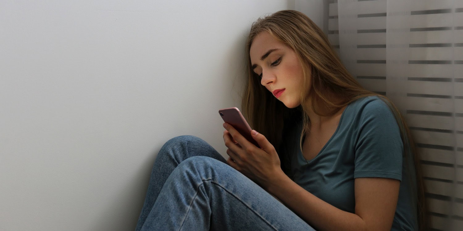  Problematic social media use linked to loneliness and death anxiety