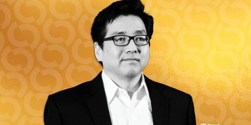  Tom Lee Calls for 100x Ethereum ‘Supercycle’ Like Bitcoin as BitMine Adds More ETH