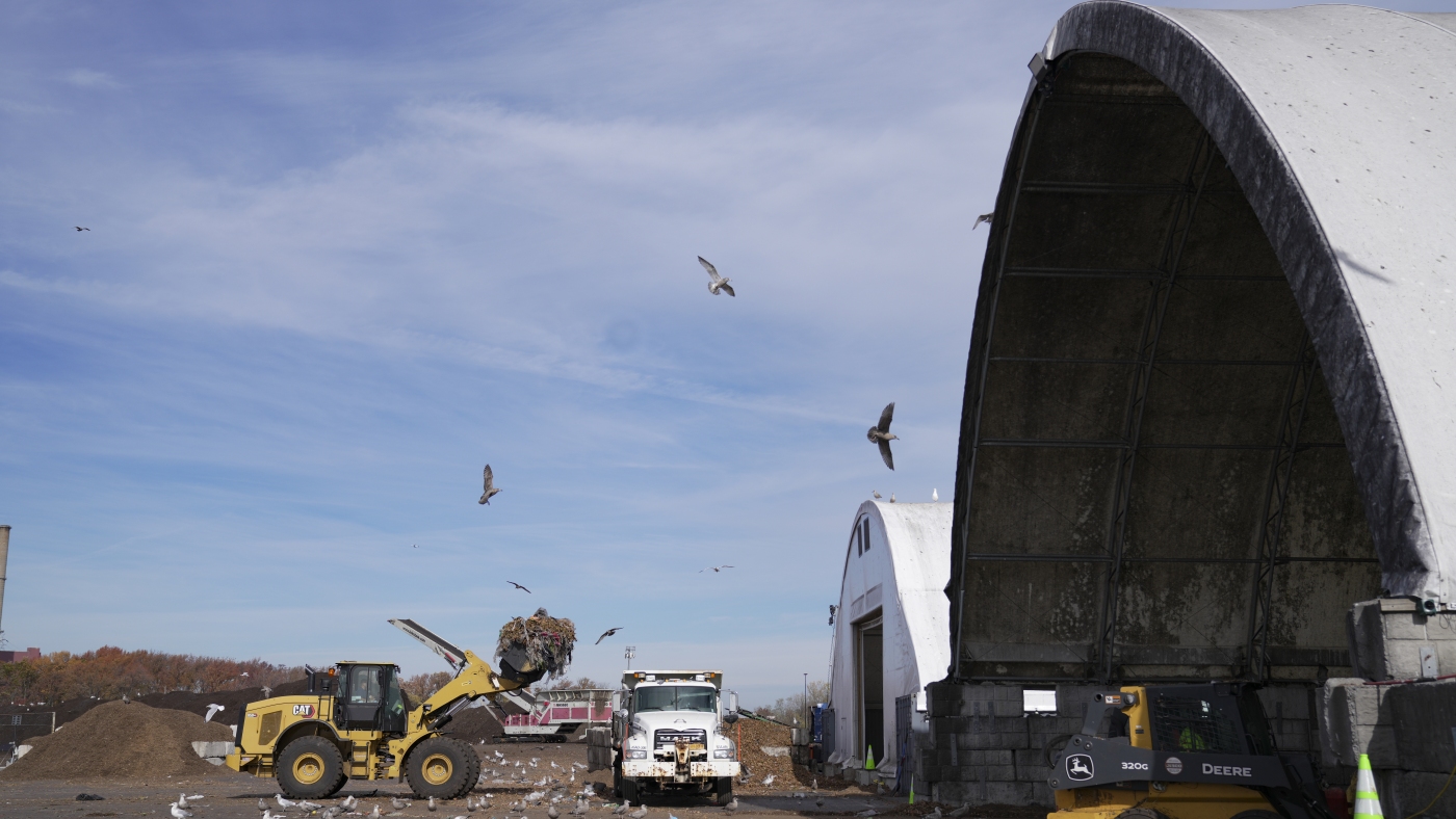  America loves to eat. But a third of its food still goes in the trash : NPR