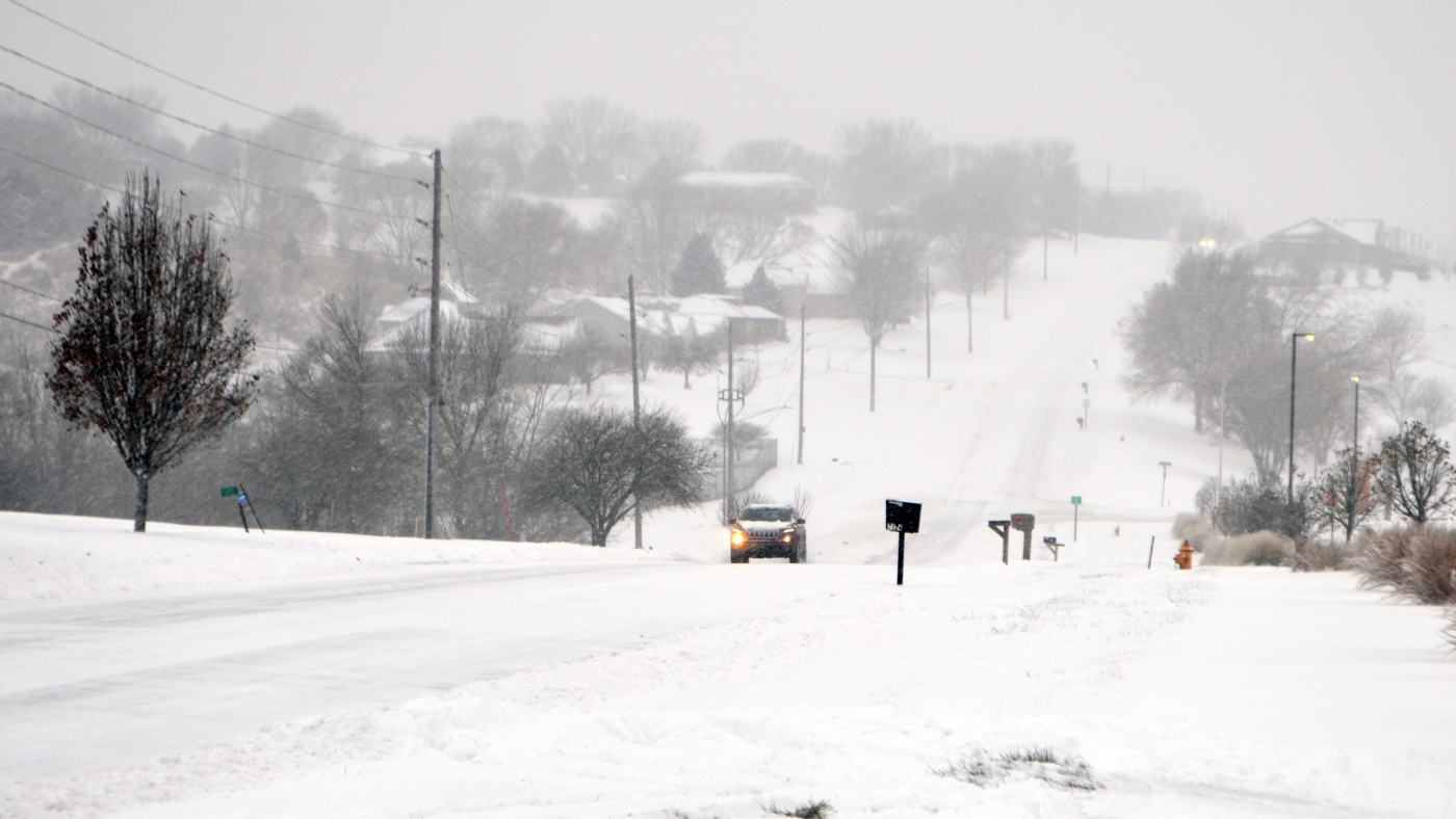  A major U.S. winter storm disrupts post-Thanksgiving travel : NPR