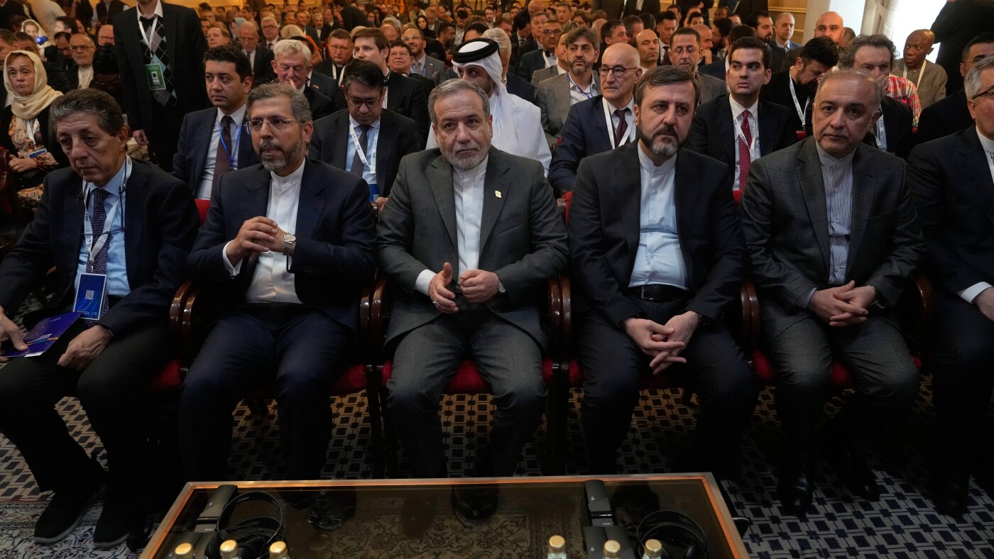  Iran’s foreign minister says the nation is no longer enriching uranium at any site in the country : NPR