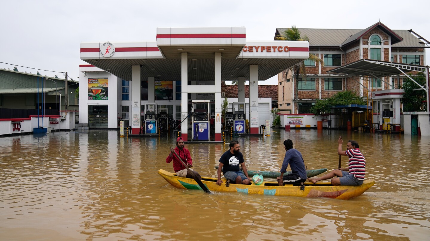  Death toll from floods and mudslides caused by Cyclone Ditwah in Sri Lanka rises to 132