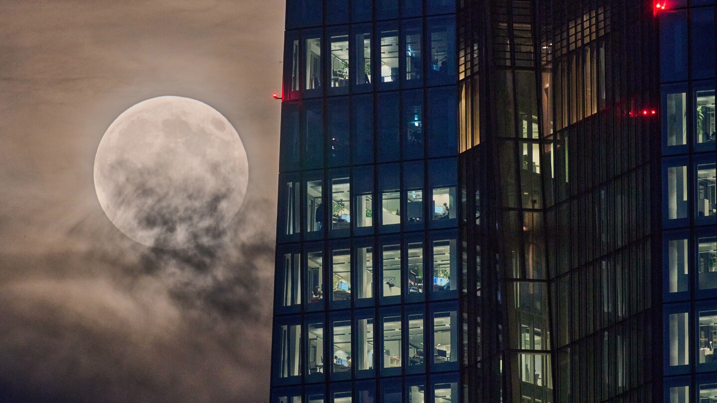  Bigger, brighter, closer: November’s supermoon in photos