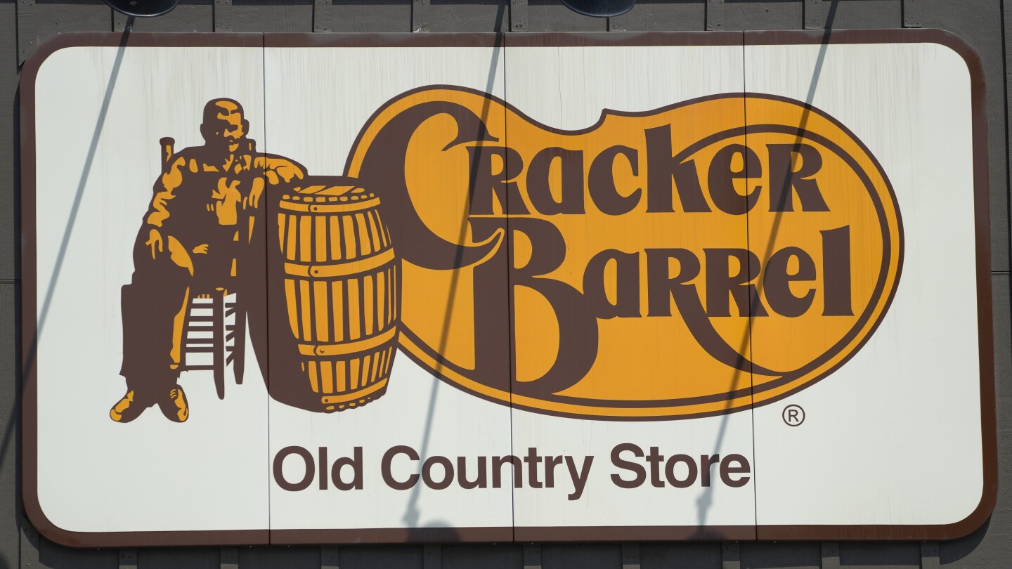  Cracker Barrel shareholders vote to keep CEO despite logo debacle