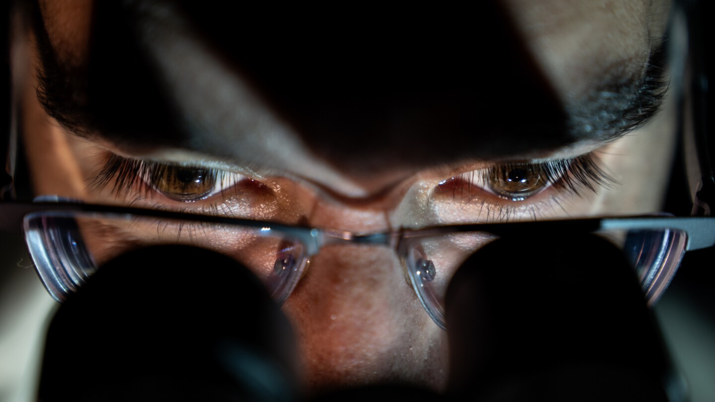  Scientists are using sophisticated technology to unravel one of body’s biggest mysteries