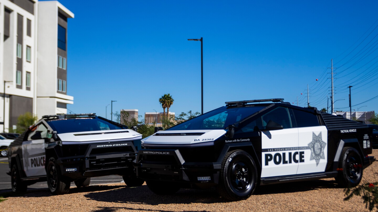  Tech billionaire’s donation brings Tesla Cybertrucks to Las Vegas police