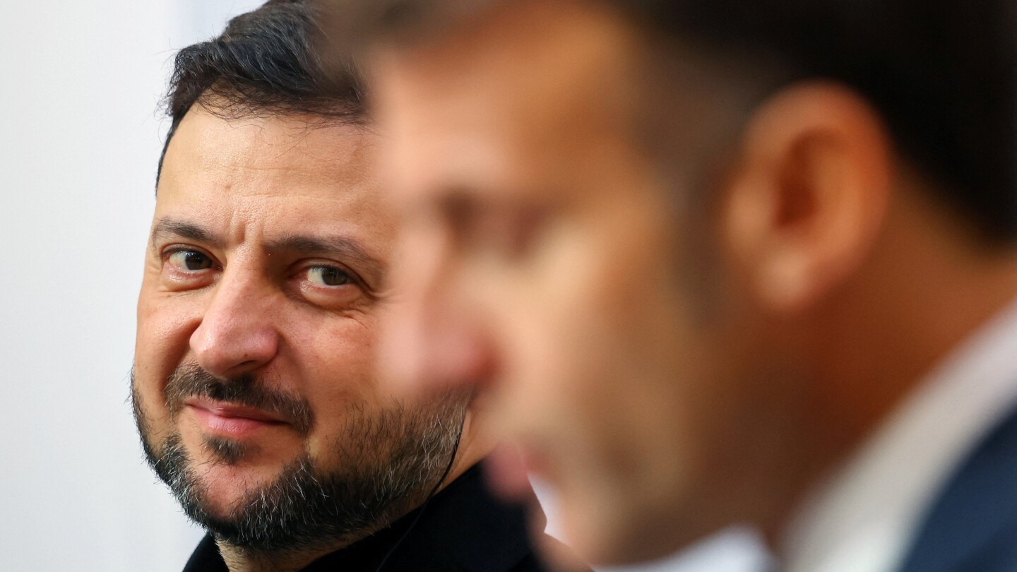  Ukraine plans to buy 100 Rafale warplanes from France