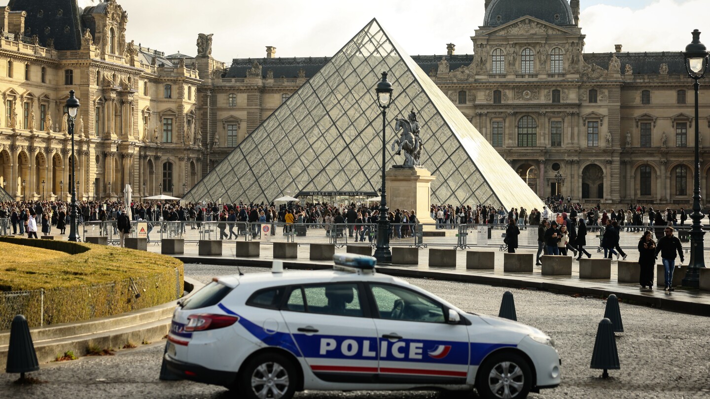  Paris prosecutor announces four arrests in $102M Louvre Museum heist