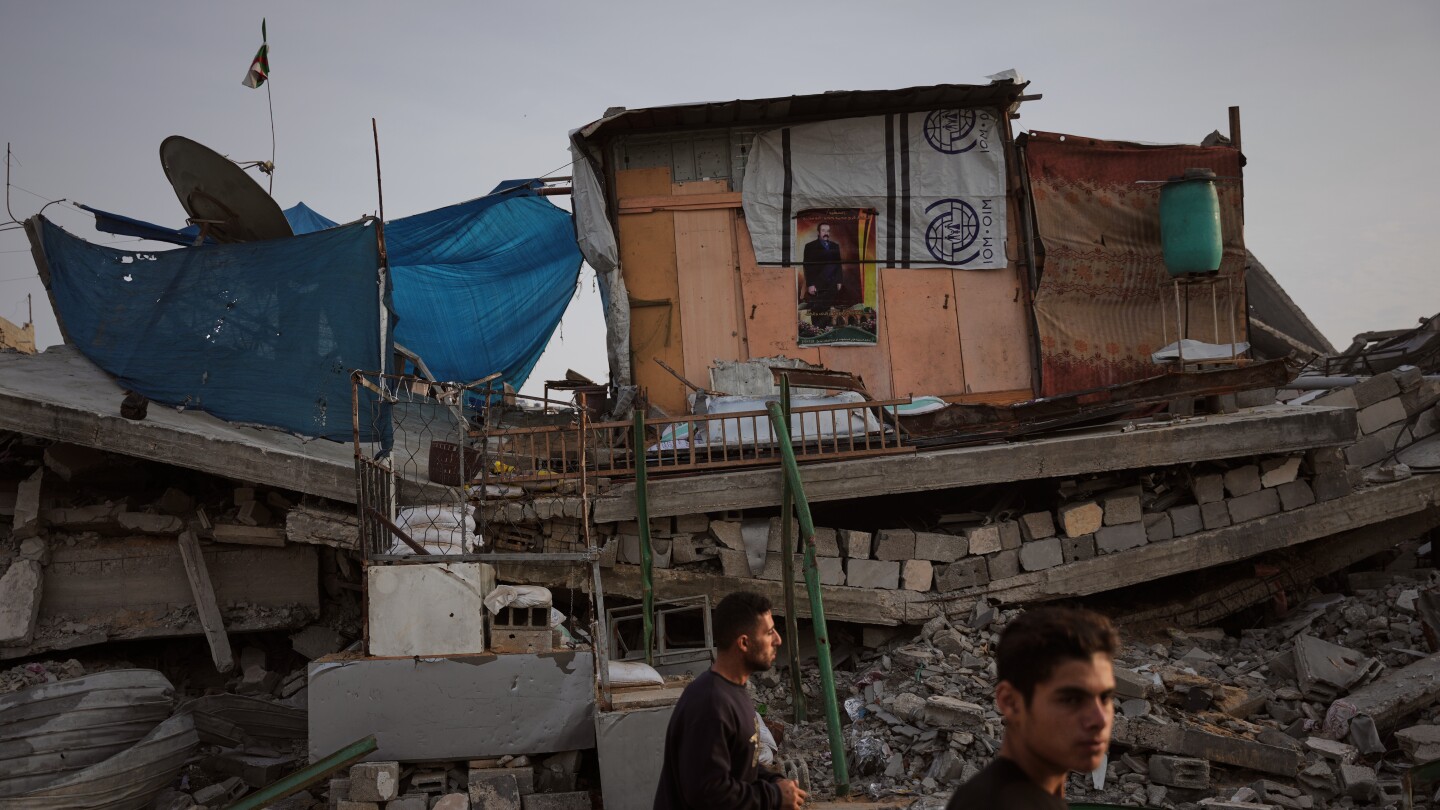  Palestinian death toll in Israel-Hamas war surpasses 70,000, Gaza ministry says