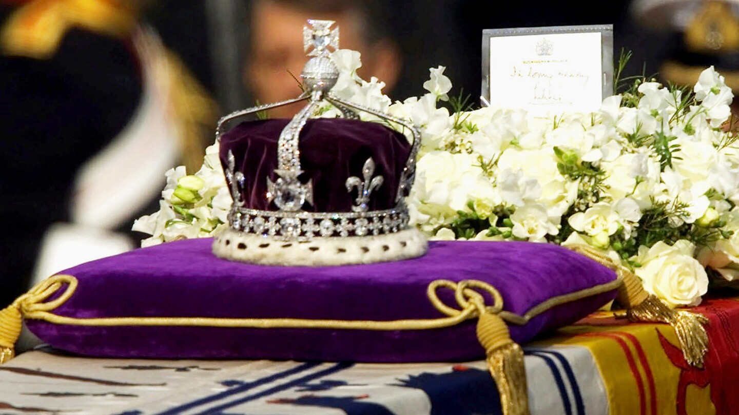  Louvre theft renews focus on colonial past of France’s crown jewels