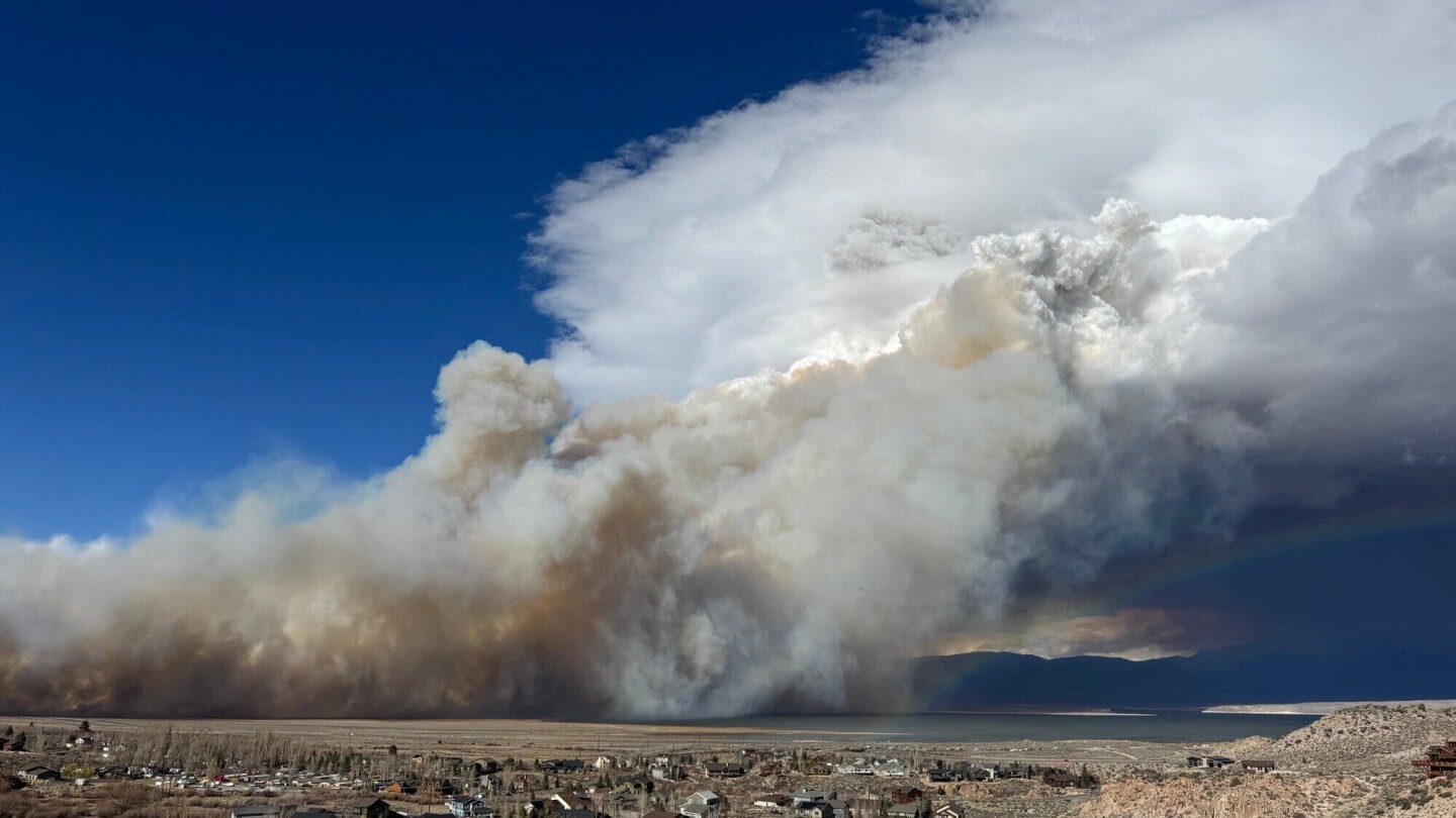  Residents evacuate as blaze sweeps through California’s Mono County