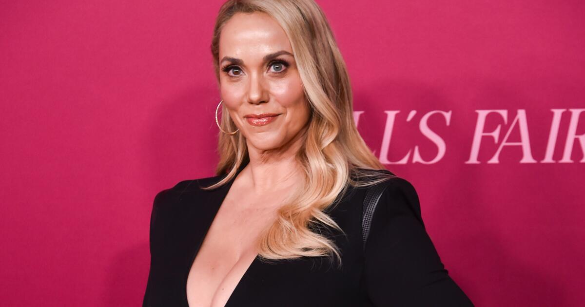  Elizabeth Berkley: ‘Locked out’ of acting after ‘Showgirls’