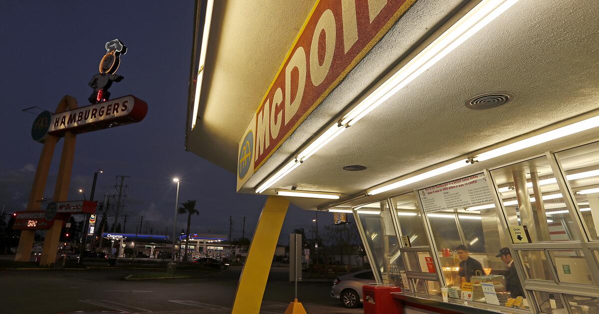  McDonald’s is losing its low-income customers. Economists call it a symptom of the stark wealth divide