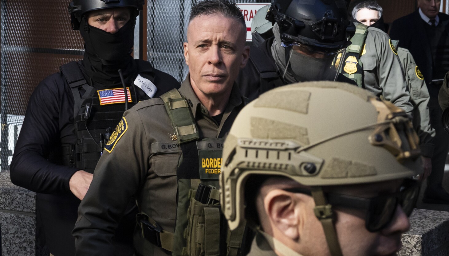  ‘It’s a disgrace’: Chicagoans describe jarring encounters with feds as judge prepares to rule on ‘blitz’